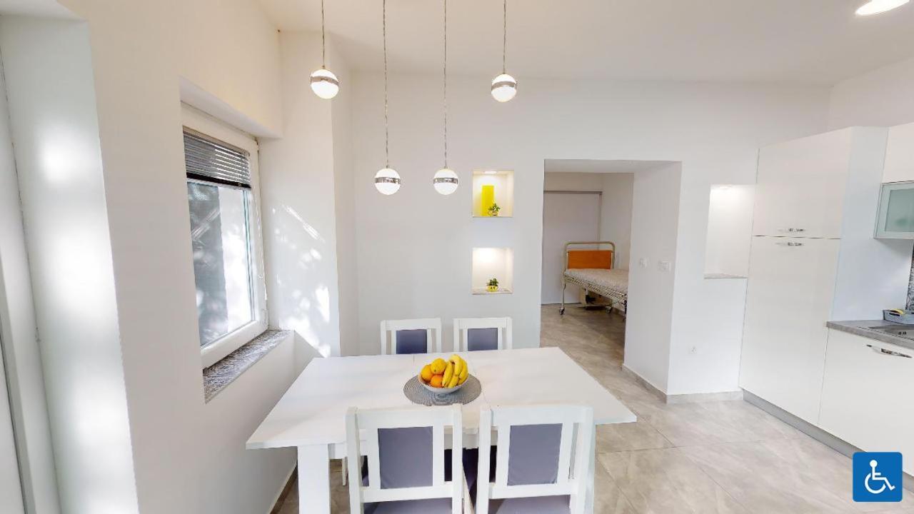 Apartments Mare Пула Екстер'єр фото